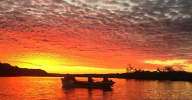 Puget Sound students spend time on the Mississippi River for research